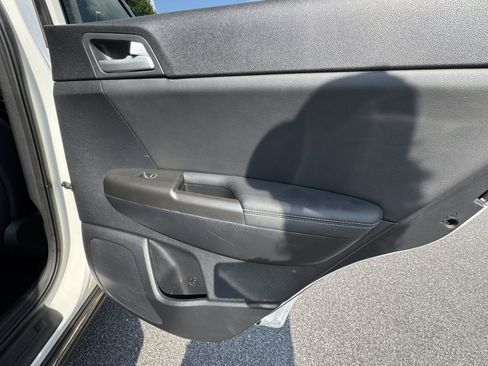 Used 2020 Kia Sportage S w/ S Sunroof Package AWD/4WD image 17
