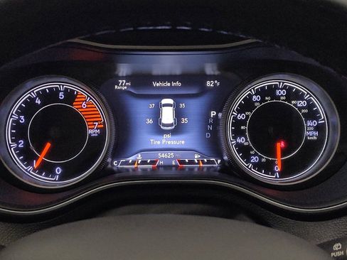 Used 2019 Jeep Cherokee Trailhawk w/ Cold Weather Group AWD/4WD image 23