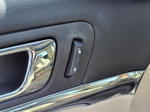 Used 2011 Lincoln MKS image 13