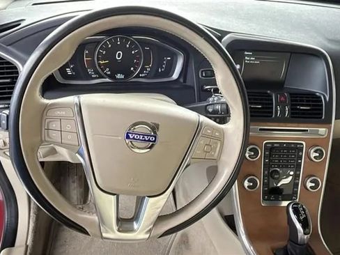 Used 2015 Volvo XC60 T5 Premier w/ Proximity Package FWD image 7