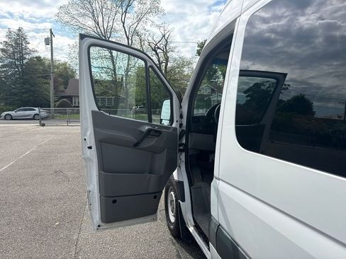 Used 2018 Mercedes-Benz Sprinter 2500 image 12