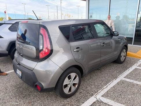 Used 2016 Kia Soul w/ Convenience Package FWD image 6
