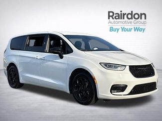 Used 2024 Chrysler Pacifica Limited FWD 360° Tour