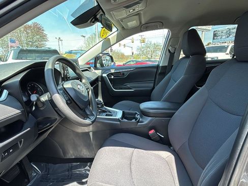 Used 2020 Toyota RAV4 LE w/ All Weather Liner Package AWD/4WD image 21