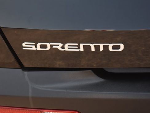 Used 2023 Kia Sorento LX FWD image 7