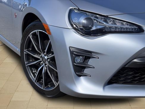 Used 2018 Toyota 86 RWD image 38