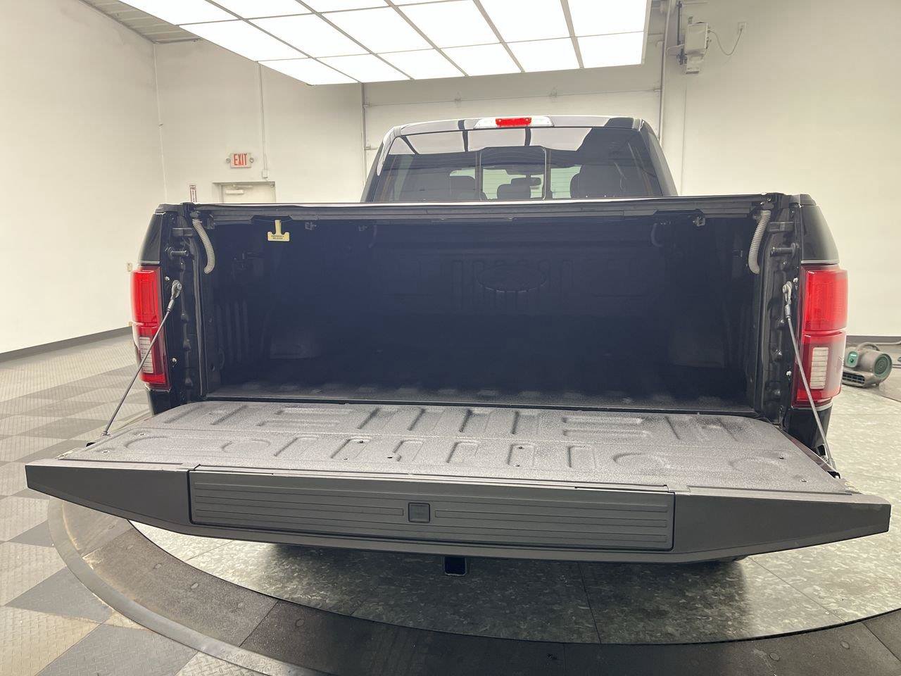 Used 2018 Ford F150 Lariat w/ Equipment Group 502A Luxury AWD/4WD image 5