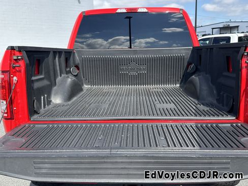 Used 2017 Ford F150 XLT image 12