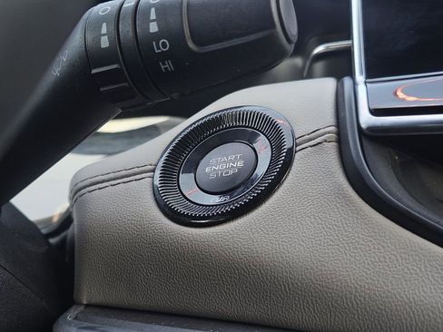 Used 2024 Jeep Compass Limited image 20