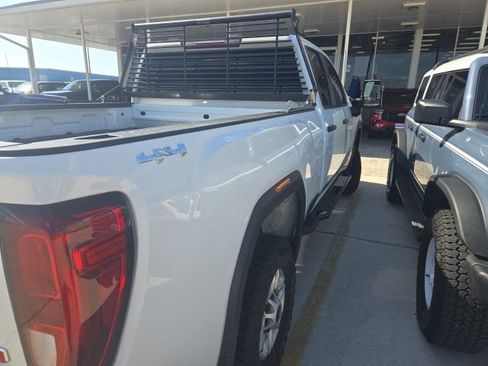 Used 2024 GMC Sierra 2500 Pro w/ Convenience Package AWD/4WD image 2