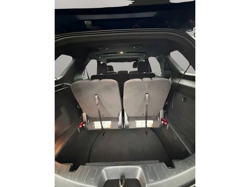 Used 2017 Ford Explorer XLT w/ Equipment Group 201A AWD/4WD image 15