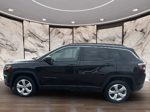 Used 2021 Jeep Compass Latitude w/ Sun and Sound Group AWD/4WD image 6