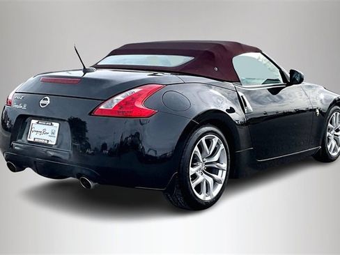 Used 2010 Nissan 370Z Touring image 5