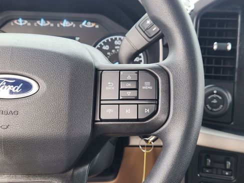 Used 2022 Ford F150 XLT w/ Trailer Tow Package RWD image 27