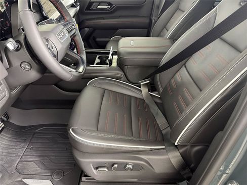 New 2026 GMC Yukon AT4 Ultimate AWD/4WD image 7