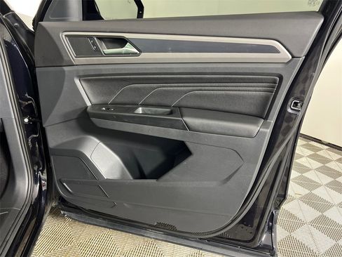 Used 2020 Volkswagen Atlas Cross Sport SEL image 16