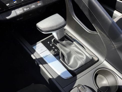 Certified 2023 Hyundai Elantra SEL FWD image 18