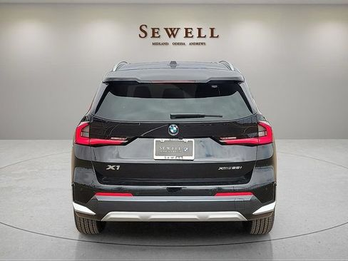 Used 2026 BMW X1 xDrive28i w/ Technology Package AWD/4WD image 4