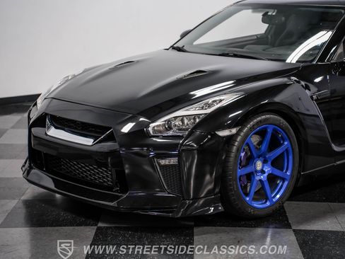 Used 2013 Nissan GT-R Premium image 19