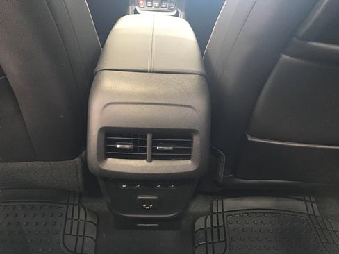 Used 2019 GMC Terrain Denali w/ GMC Pro Grade Package AWD/4WD image 14