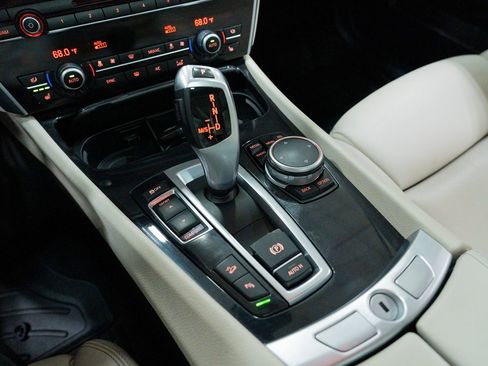 Used 2015 BMW 535i Gran Turismo xDrive image 35