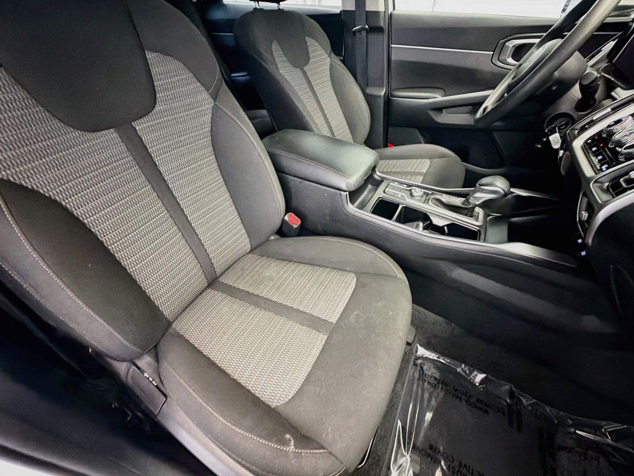 Used 2022 Kia Sorento LX FWD image 15