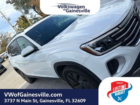 Used 2024 Volkswagen Atlas SE FWD image 4