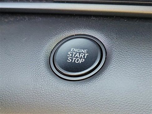 Used 2025 Hyundai Elantra Sport image 28