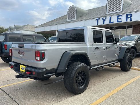 Used 2021 Jeep Gladiator Rubicon AWD/4WD image 5