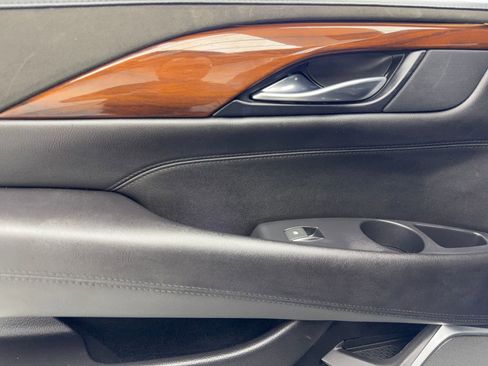 Used 2019 Cadillac Escalade Luxury image 40