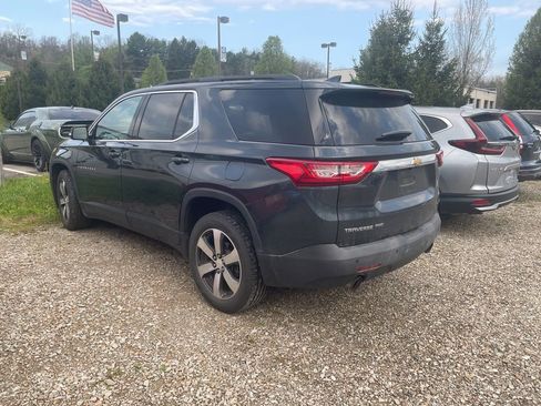 Used 2020 Chevrolet Traverse LT w/ LT Premium Package image 3