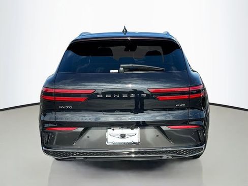 Certified 2026 Genesis GV70 2.5T Advanced image 6