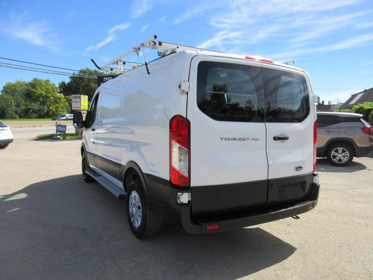 Used 2019 Ford Transit 250 130 Low Roof w/ Exterior Upgrade Package RWD image 18