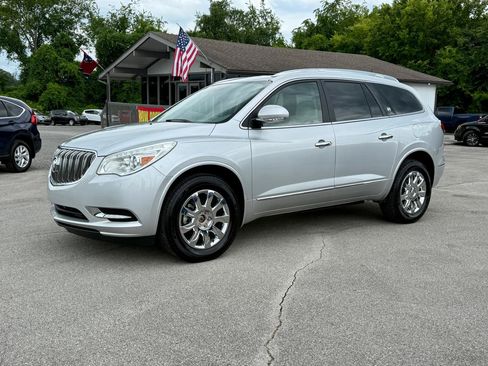 Used 2017 Buick Enclave Leather FWD image 6
