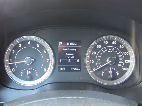 Used 2022 Hyundai Venue SEL image 36