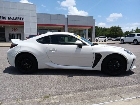 Used 2025 Toyota GR86 Premium RWD image 2