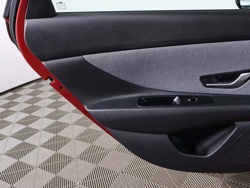 Certified 2025 Hyundai Elantra Limited image 25