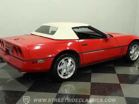 Used 1988 Chevrolet Corvette Convertible RWD image 12
