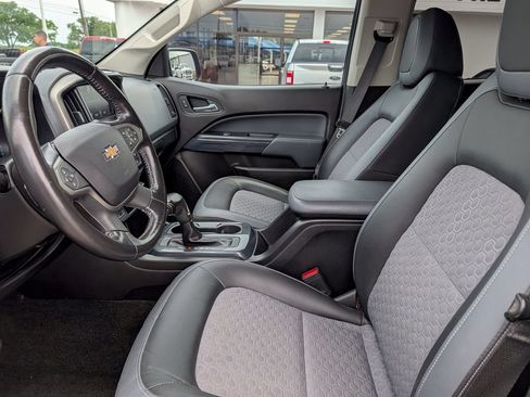 Used 2017 Chevrolet Colorado Z71 w/ Z71 Midnight Edition AWD/4WD image 25