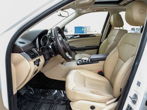 Used 2018 Mercedes-Benz GLE 350 w/ Premium 1 Package image 3