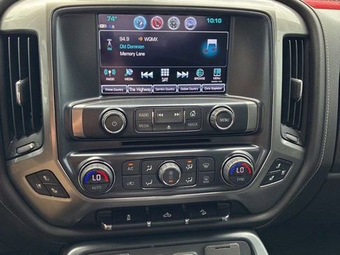 Used 2018 Chevrolet Silverado 1500 LTZ Z71 w/ Realtree Edition AWD/4WD image 8