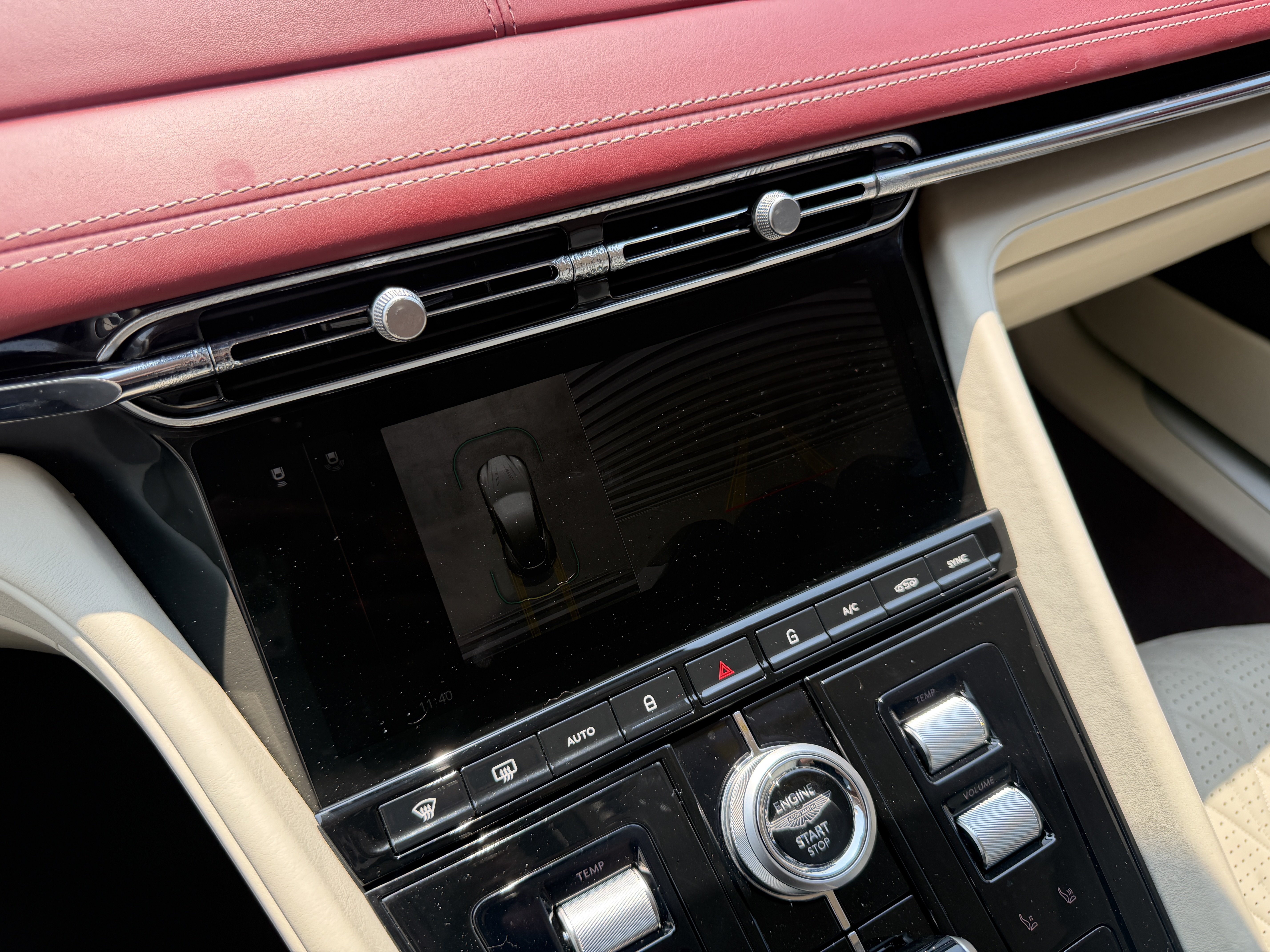 Used 2024 Aston Martin DB12 Coupe RWD image 25