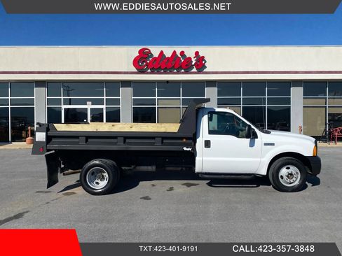 Used 2005 Ford F350 2WD Regular Cab DRW Super Duty image 1