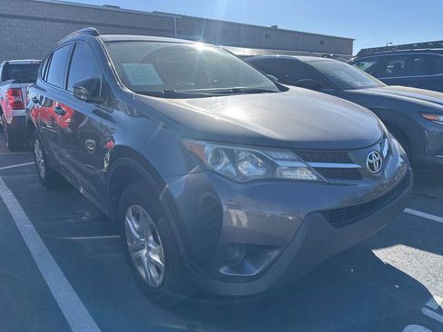 Used 2014 Toyota RAV4 LE image 2