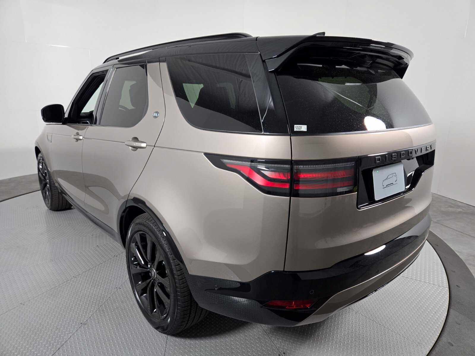 New 2026 Land Rover Discovery Dynamic SE AWD/4WD image 17