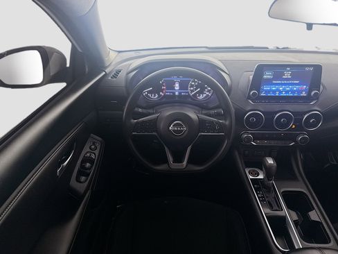 Used 2025 Nissan Sentra SV FWD image 17