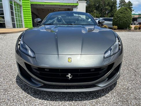 Used 2020 Ferrari Portofino RWD image 10