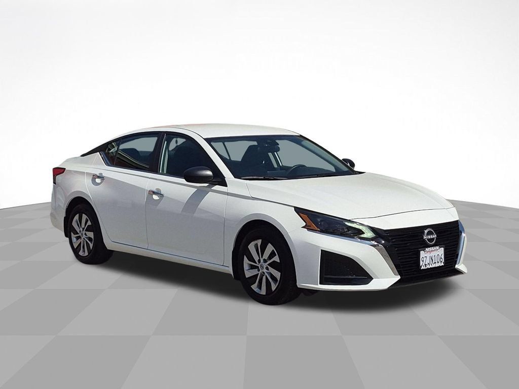 Certified 2025 Nissan Altima 2.5 S FWD image 3