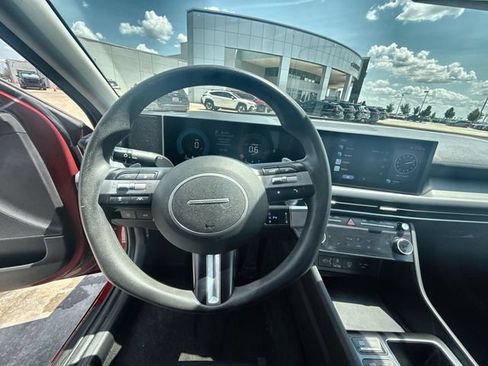 Used 2025 Hyundai Sonata SEL FWD image 14