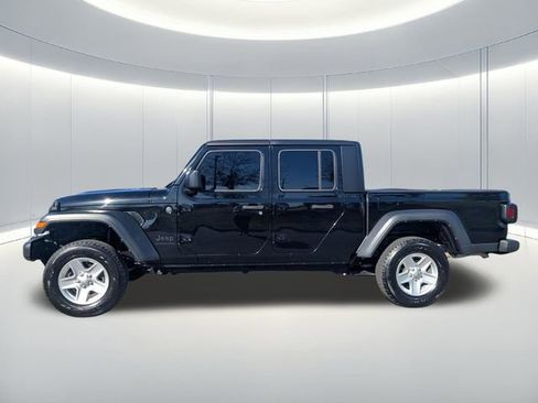 Used 2023 Jeep Gladiator Sport image 2